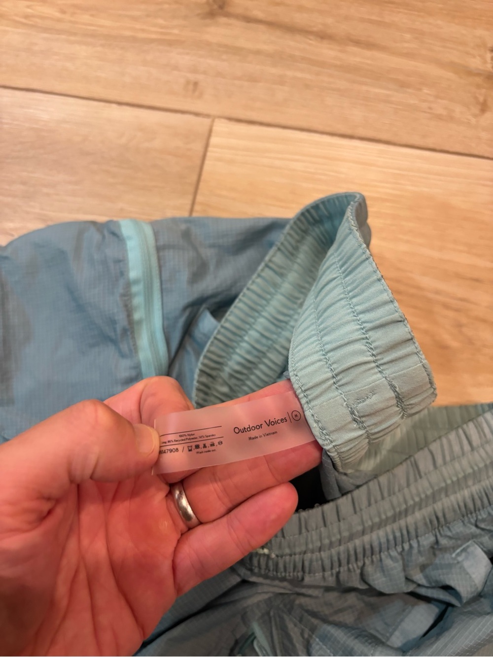 Outdoor Voices Windbreaker Cargo / Utility Shorts in teal green Sz M medium - Picture 5 of 8
